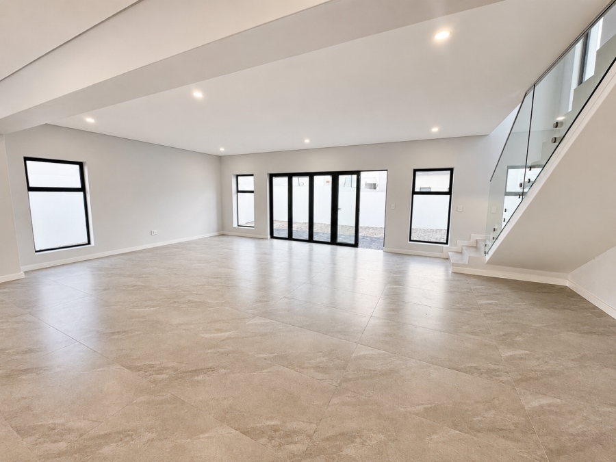 5 Bedroom Property for Sale in Sandown Western Cape